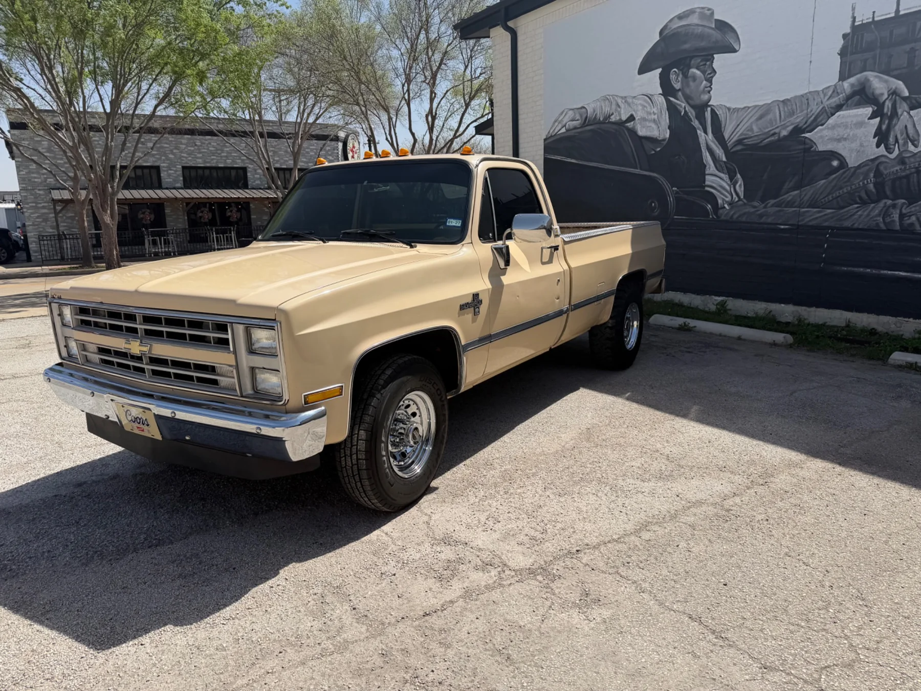 1987 Chevrolet Silverado close front three-quarter view